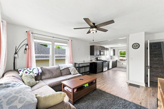 1207 6Th Street, Grundy Center, IA 50638
