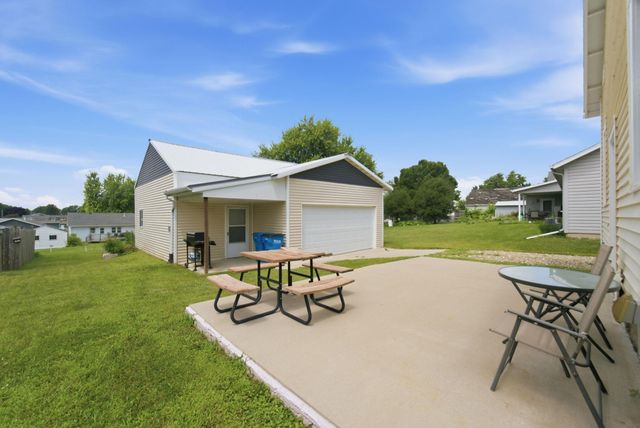 1207 6Th Street, Grundy Center, IA 50638