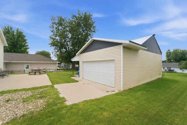 1207 6Th Street, Grundy Center, IA 50638