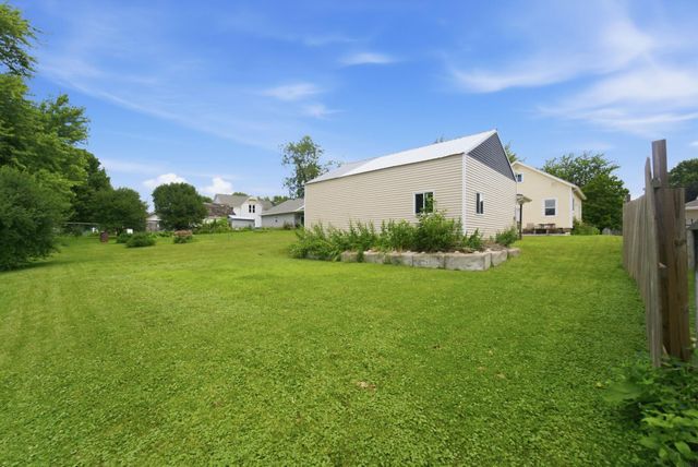 1207 6Th Street, Grundy Center, IA 50638