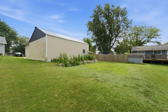 1207 6Th Street, Grundy Center, IA 50638