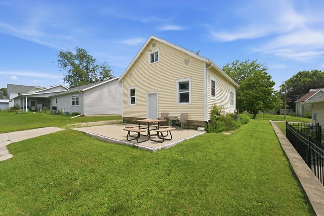 1207 6Th Street, Grundy Center, IA 50638