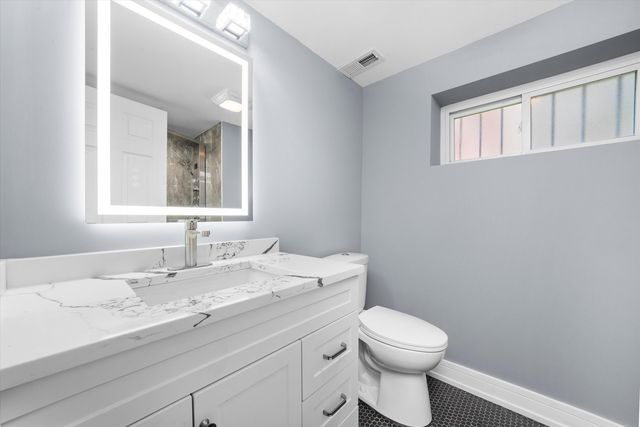 9443 S Racine Avenue, Chicago, IL 60620