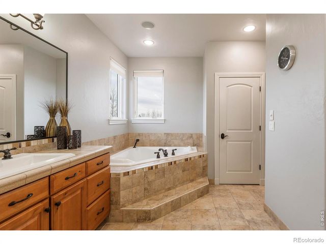 8712 Portico Lane, Longmont, CO 80503