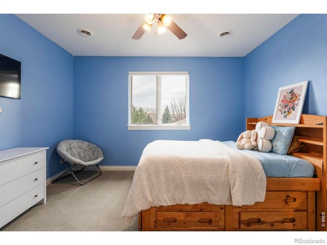 8712 Portico Lane, Longmont, CO 80503