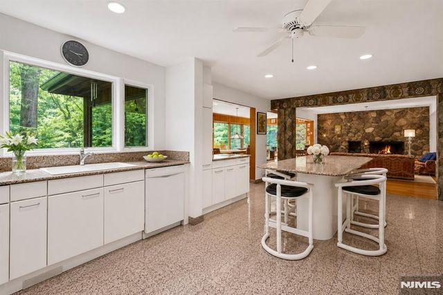 34 Cambridge Way, Alpine, NJ 07620