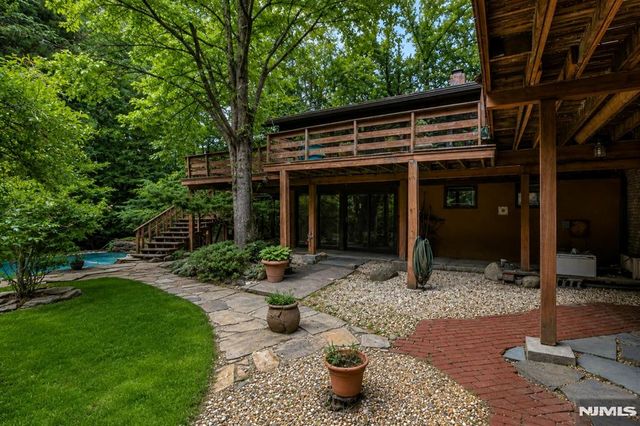 34 Cambridge Way, Alpine, NJ 07620