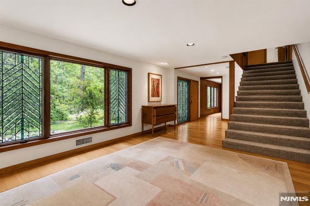 34 Cambridge Way, Alpine, NJ 07620