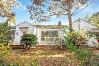 5 Bagatelle Road, Dix Hills, NY 11746