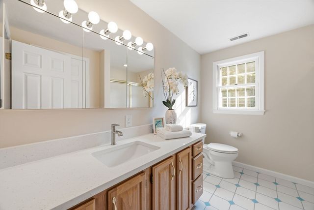 23 Piccadilly Way, Westborough, MA 01581
