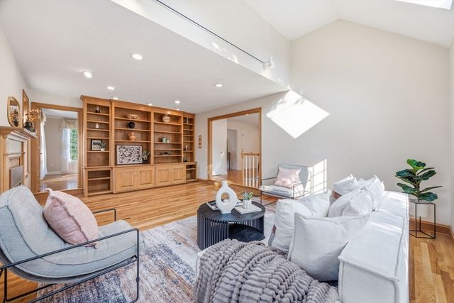 23 Piccadilly Way, Westborough, MA 01581