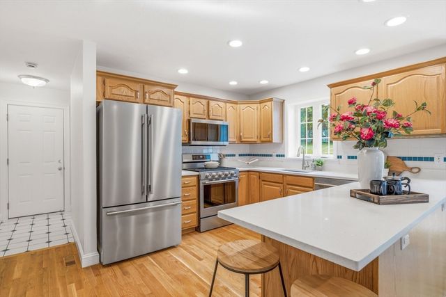 23 Piccadilly Way, Westborough, MA 01581