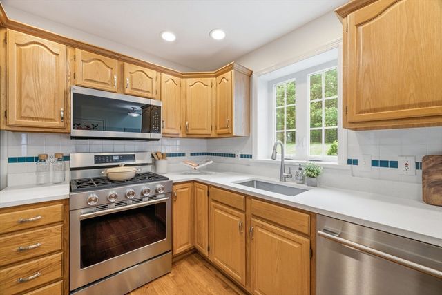 23 Piccadilly Way, Westborough, MA 01581
