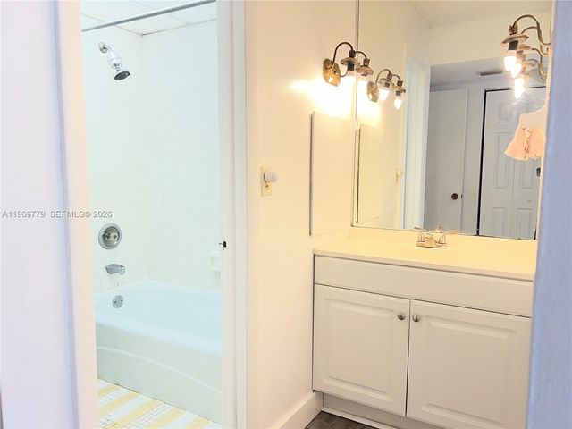 3690 Inverrary Dr 1K, Lauderhill, FL 33319