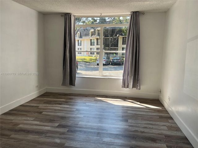 3690 Inverrary Dr 1K, Lauderhill, FL 33319