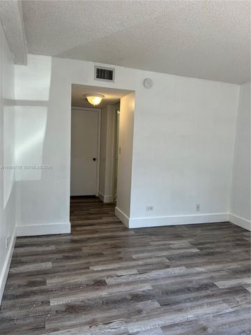 3690 Inverrary Dr 1K, Lauderhill, FL 33319