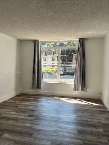 3690 Inverrary Dr 1K, Lauderhill, FL 33319