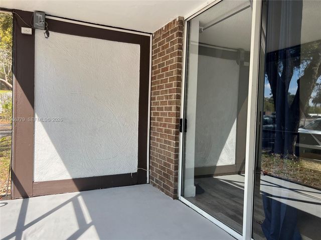 3690 Inverrary Dr 1K, Lauderhill, FL 33319