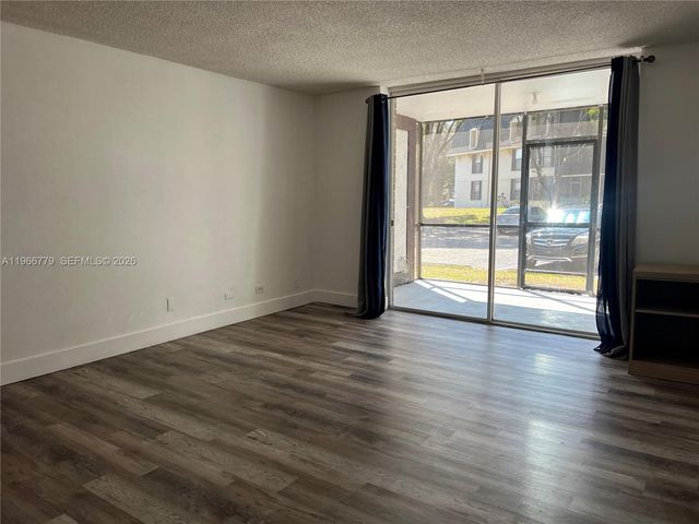 3690 Inverrary Dr 1K, Lauderhill, FL 33319