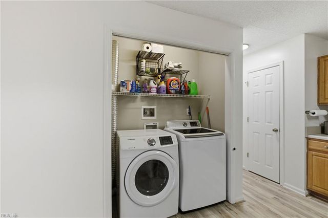 826 Miller Creek LN, Newport News, VA 23603