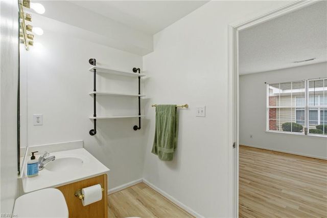 826 Miller Creek LN, Newport News, VA 23603