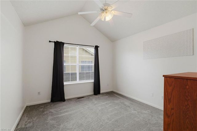 826 Miller Creek LN, Newport News, VA 23603