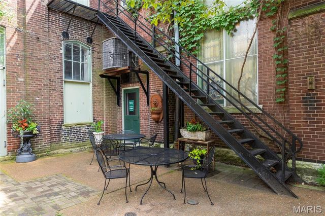 1808 S 9th Street, St Louis, MO 63104