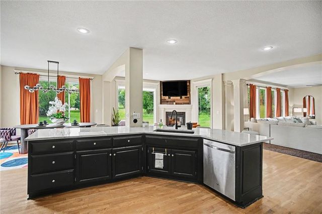5605 NE Misty Meadow Place, Lee's Summit, MO 64064