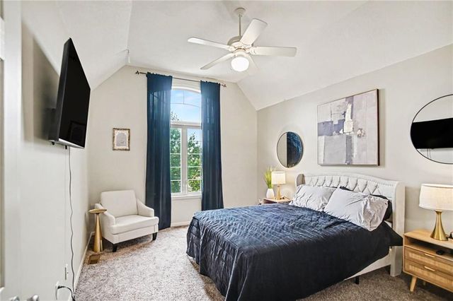 5605 NE Misty Meadow Place, Lee's Summit, MO 64064
