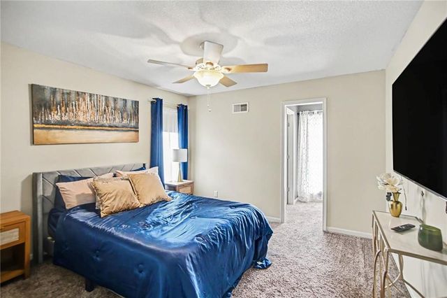 5605 NE Misty Meadow Place, Lee's Summit, MO 64064