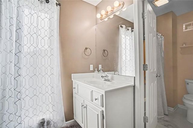 5605 NE Misty Meadow Place, Lee's Summit, MO 64064