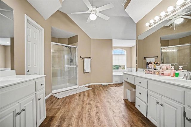 5605 NE Misty Meadow Place, Lee's Summit, MO 64064