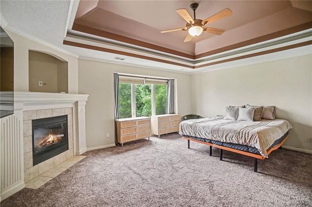 5605 NE Misty Meadow Place, Lee's Summit, MO 64064