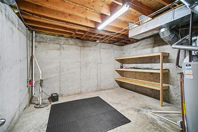 5605 NE Misty Meadow Place, Lee's Summit, MO 64064