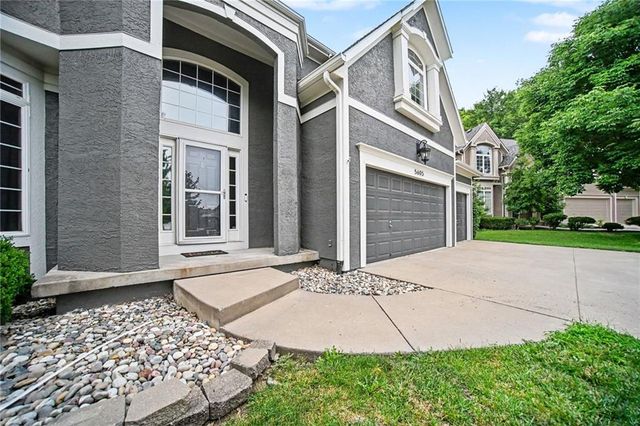 5605 NE Misty Meadow Place, Lee's Summit, MO 64064