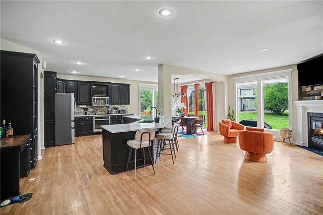 5605 NE Misty Meadow Place, Lee's Summit, MO 64064