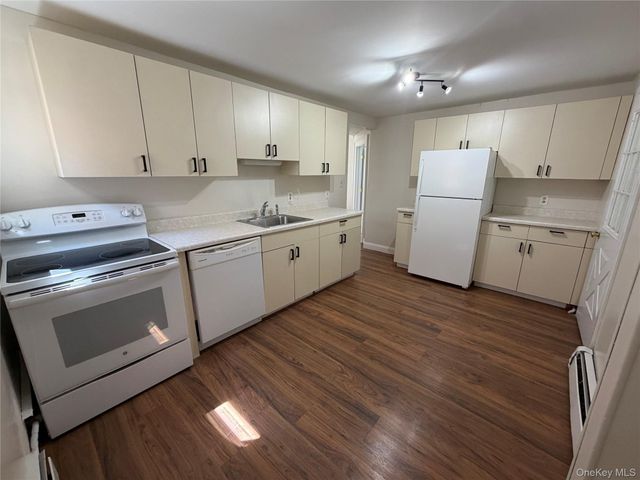 29 Delano Street 2, Poughkeepsie, NY 12601