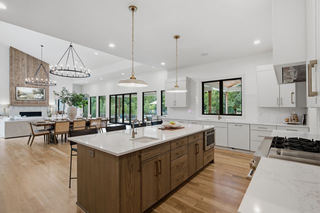 710 Bresslyn Rd, Nashville, TN 37205