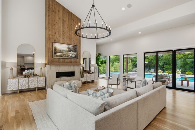 710 Bresslyn Rd, Nashville, TN 37205
