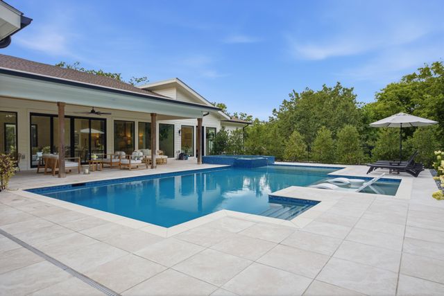 710 Bresslyn Rd, Nashville, TN 37205