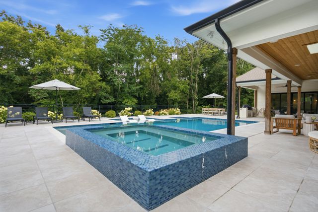 710 Bresslyn Rd, Nashville, TN 37205