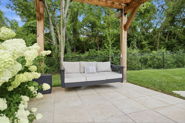 710 Bresslyn Rd, Nashville, TN 37205