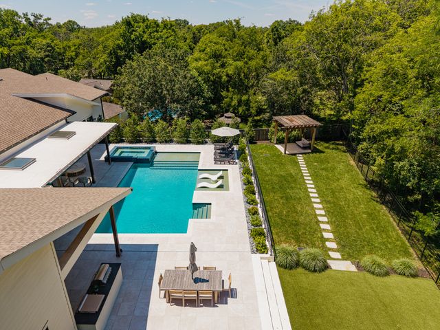 710 Bresslyn Rd, Nashville, TN 37205