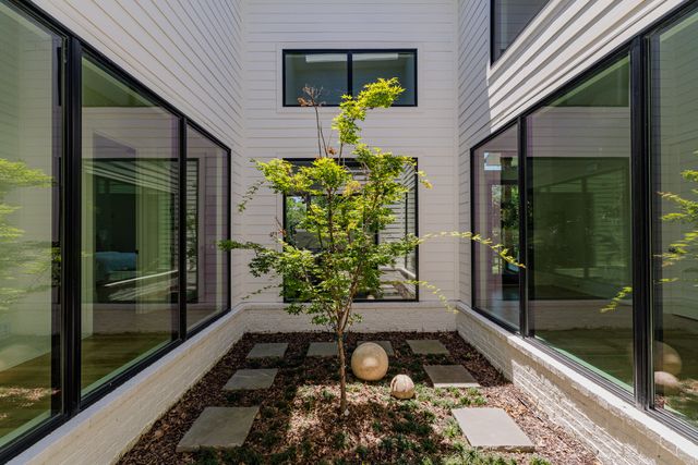 710 Bresslyn Rd, Nashville, TN 37205