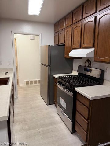 22768 Ashley Street, Farmington Hills, MI 48336