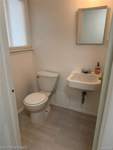 22768 Ashley Street, Farmington Hills, MI 48336