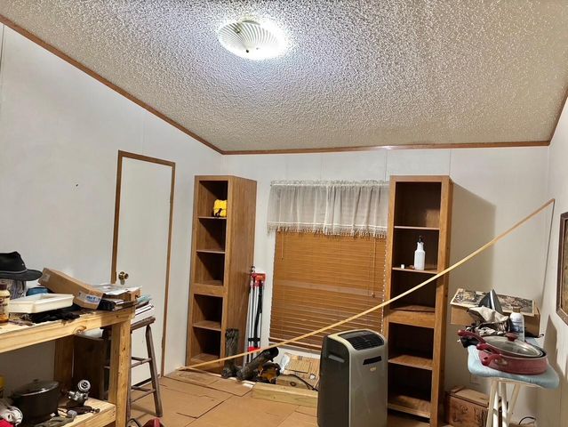 4091 Hecker Rd, Iowa, LA 70647