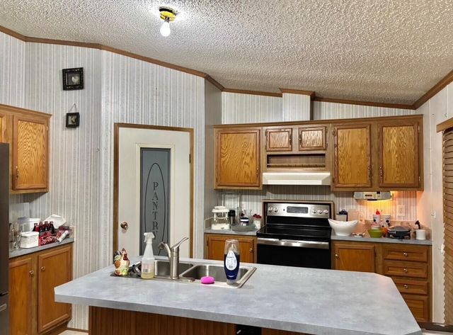 4091 Hecker Rd, Iowa, LA 70647