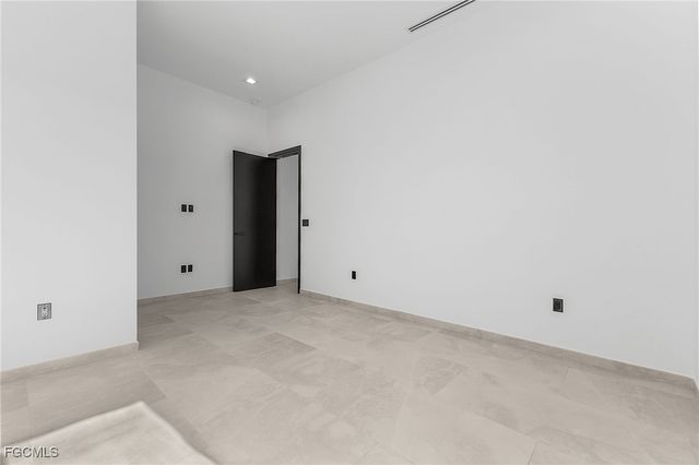 3311 SW 11th CT, Cape Coral, FL 33914