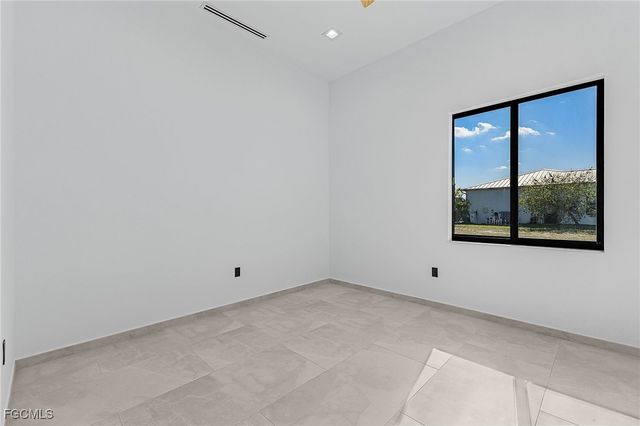 3311 SW 11th CT, Cape Coral, FL 33914